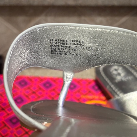 New Tory Burch Benton Leather Sandals - Picture 4 of 6